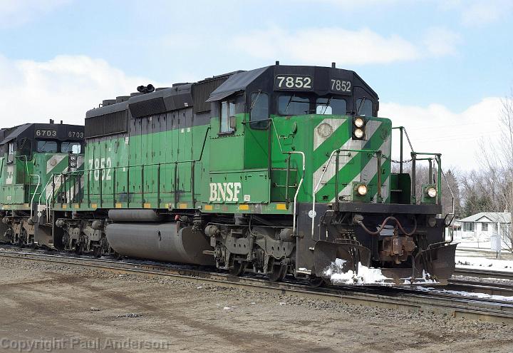 BNSF 7852 - SD40-2.jpg